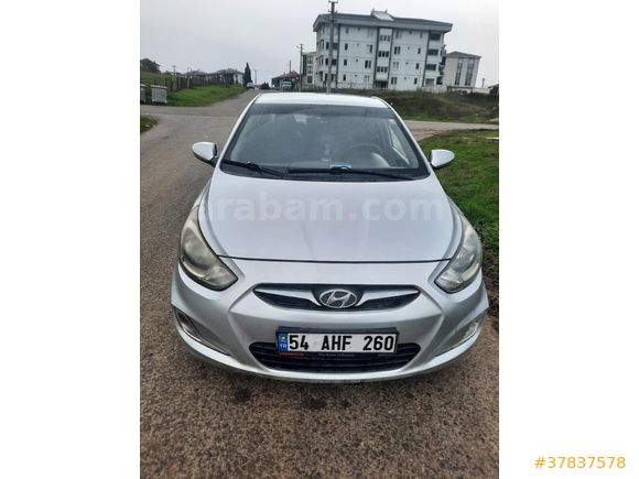 Kamu calisanindan Hyundai Accent Blue 1.4 CVVT Mode 2011 Model