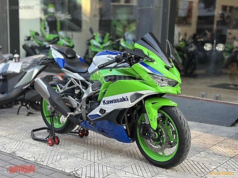 Galeriden Kawasaki Ninja ZX-4RR 40. yıl 2024 Model Bursa 6.001 km