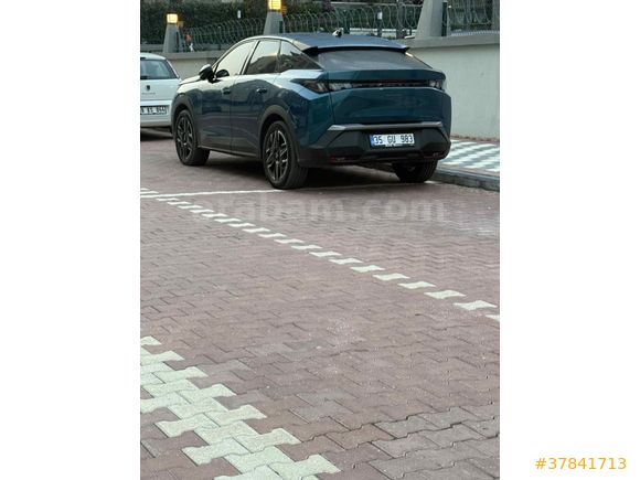 Sahibinden Peugeot 3008 1.2 Hybrid Allure 145 beygir 2025 Model 