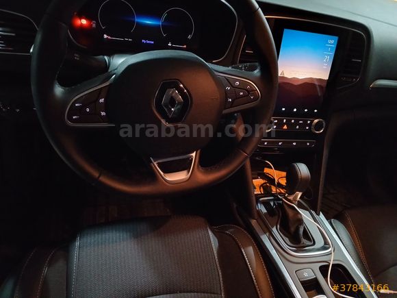 Megane 1.3 TCe Icon 2025 Model , 10inc geniş ekran
