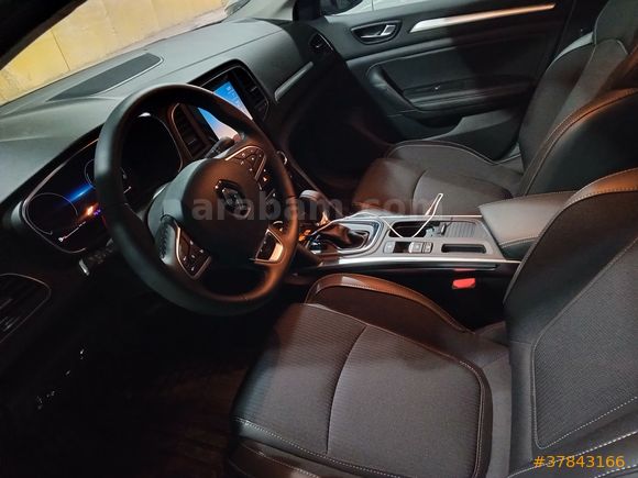 Megane 1.3 TCe Icon 2025 Model , 10inc geniş ekran