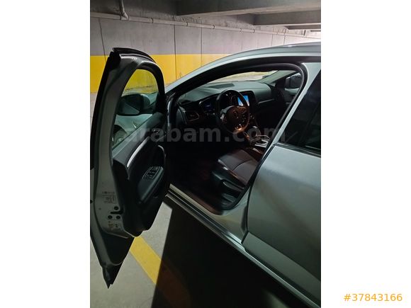 Megane 1.3 TCe Icon 2025 Model , 10inc geniş ekran