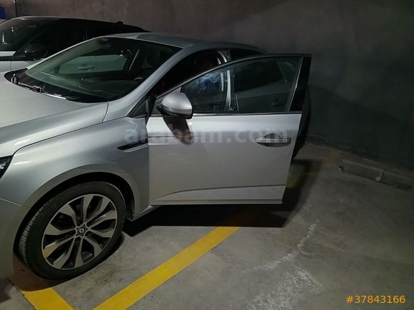 Megane 1.3 TCe Icon 2025 Model , 10inc geniş ekran