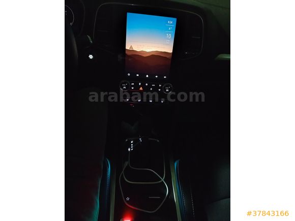Megane 1.3 TCe Icon 2025 Model , 10inc geniş ekran