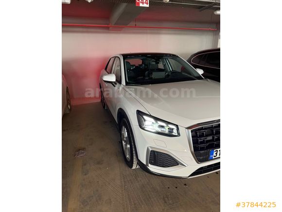 Audi Q2 35 TFSI Deri koltuklu Cam tavanlı Advanced 2025 Model 