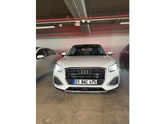 Audi Q2 35 TFSI Deri koltuklu Cam tavanlı Advanced 2025 Model 