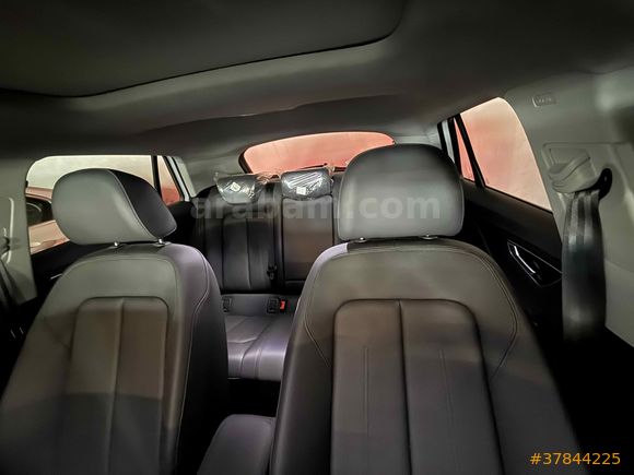Audi Q2 35 TFSI Deri koltuklu Cam tavanlı Advanced 2025 Model 