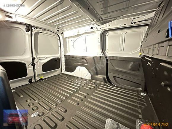 2025_PEJO PARTNER VAN_1.5 130 HP..OTOMATİK..SIFIR AYARINDA..% 20