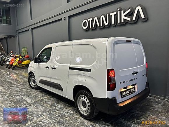 2025_PEJO PARTNER VAN_1.5 130 HP..OTOMATİK..SIFIR AYARINDA..% 20
