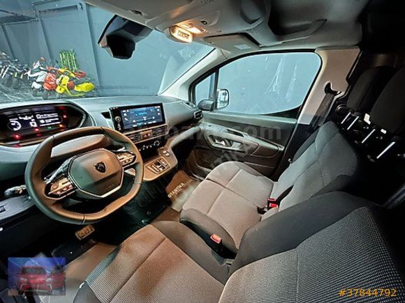 2025_PEJO PARTNER VAN_1.5 130 HP..OTOMATİK..SIFIR AYARINDA..% 20