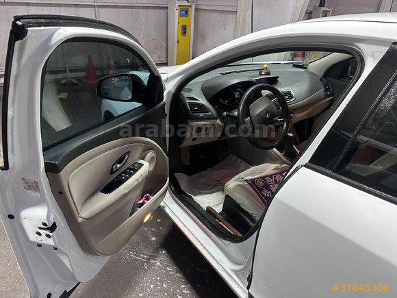 Sahibinden Renault Megane 1.6 Expression 2011 Model