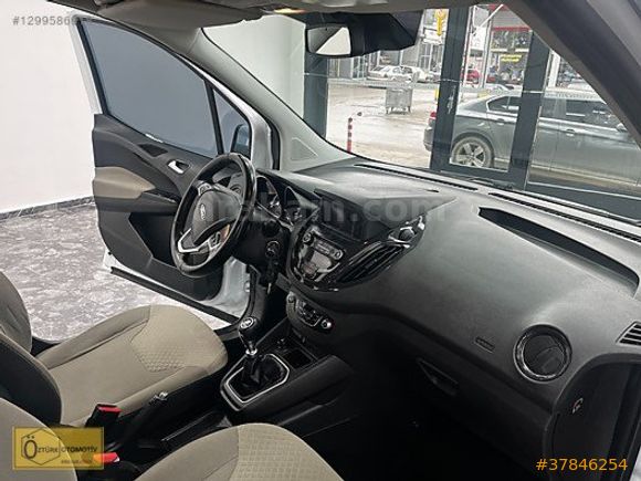 *TİTANTYUM FABRİKA ÇIKIŞLI OTOMOBİL RUHSATLI HATASIZ BOYASIZ 1.5