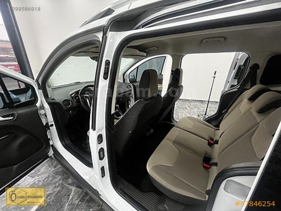 *TİTANTYUM FABRİKA ÇIKIŞLI OTOMOBİL RUHSATLI HATASIZ BOYASIZ 1.5