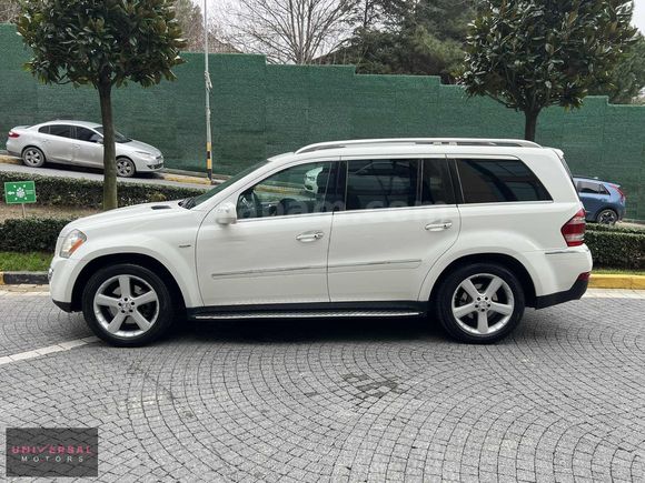 "UNIVERSAL MOTORS" 2010 MERCEDES-BENZ GL320 CDI 4 MATIC