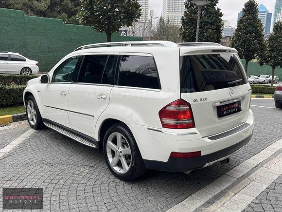 "UNIVERSAL MOTORS" 2010 MERCEDES-BENZ GL320 CDI 4 MATIC