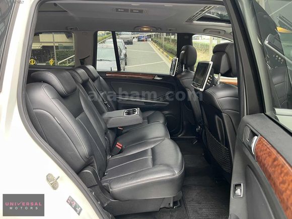 "UNIVERSAL MOTORS" 2010 MERCEDES-BENZ GL320 CDI 4 MATIC
