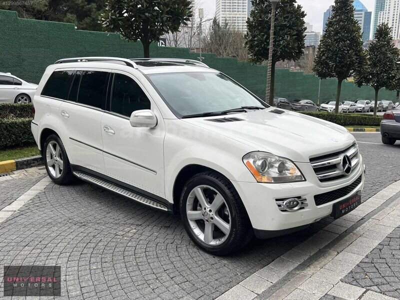 "UNIVERSAL MOTORS" 2010 MERCEDES-BENZ GL320 CDI 4 MATIC