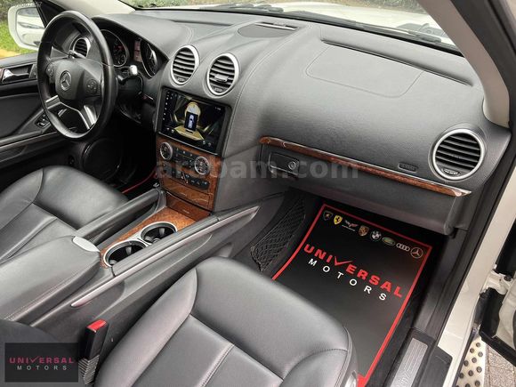 "UNIVERSAL MOTORS" 2010 MERCEDES-BENZ GL320 CDI 4 MATIC