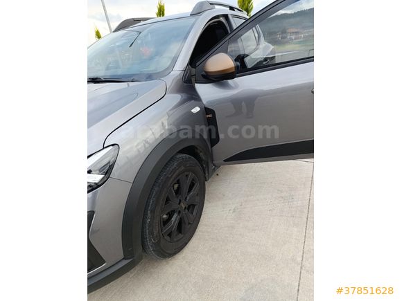 Sahibinden Dacia Sandero 1.0 Tce Extreme 2025 Model  8.000 km Gri (metalik)