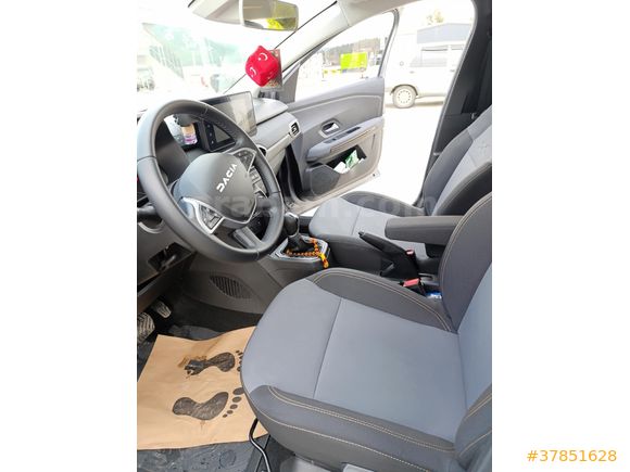 Sahibinden Dacia Sandero 1.0 Tce Extreme 2025 Model  8.000 km Gri (metalik)