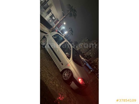 A Dan Z Yapılı Renault Clio 1.4 RXT 2001 Model FULL PAKET 