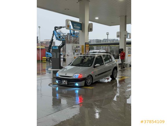 A Dan Z Yapılı Renault Clio 1.4 RXT 2001 Model FULL PAKET 