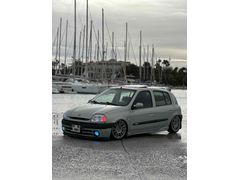 A Dan Z Yapılı Renault Clio 1.4 RXT 2001 Model FULL PAKET 