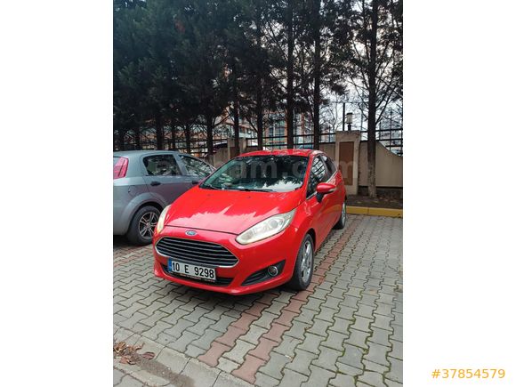 Sahibinden Ford Fiesta 1.4 Titanium 2014 Model  151.000 km Kırmızı
