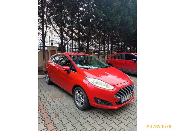 Sahibinden Ford Fiesta 1.4 Titanium 2014 Model  151.000 km Kırmızı