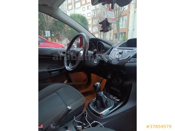 Sahibinden Ford Fiesta 1.4 Titanium 2014 Model  151.000 km Kırmızı