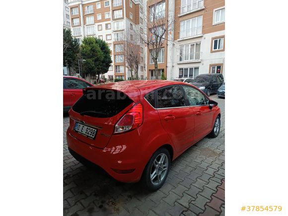 Sahibinden Ford Fiesta 1.4 Titanium 2014 Model  151.000 km Kırmızı