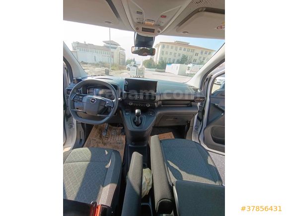 Sahibinden Opel Combo 1.5 CDTI Essential 2024 Model 