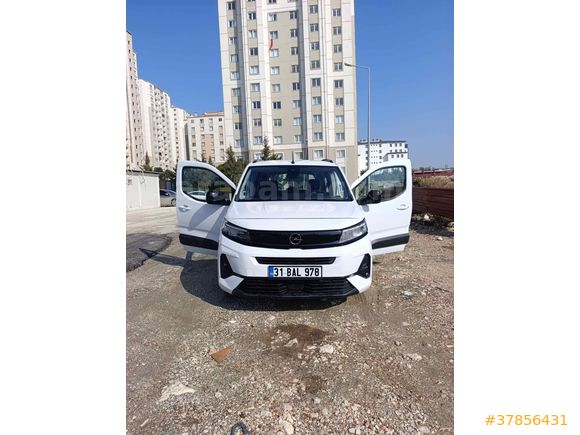 Sahibinden Opel Combo 1.5 CDTI Essential 2024 Model 