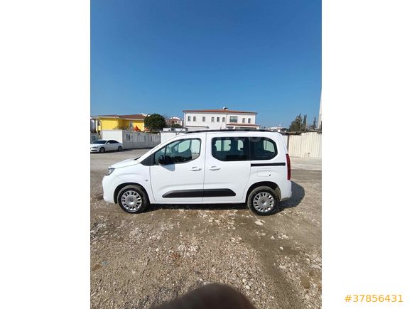 Sahibinden Opel Combo 1.5 CDTI Essential 2024 Model 