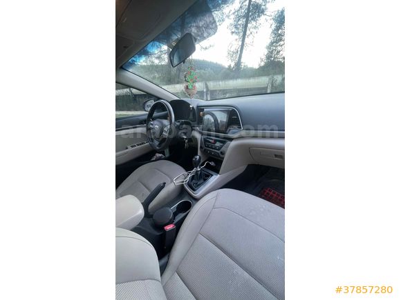Sahibinden Hyundai Elantra 1.6 D-CVVT Style 2016 Model  260.000 km Beyaz