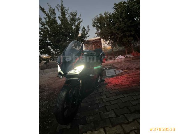 	RKS SRK 125R | özel Tasarım Kaplamalı Temiz motor 