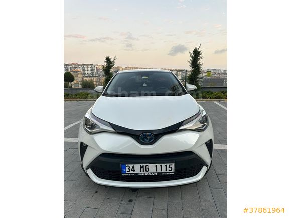 Sahibinden Toyota C-HR 1.8 Hybrid Passion X-Pack 2020 Model