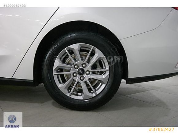 AKBAK PLAZA %0.79 KREDİ VE K.KRTNA 12 TAKSİT FOCUS TITANIUM STIL