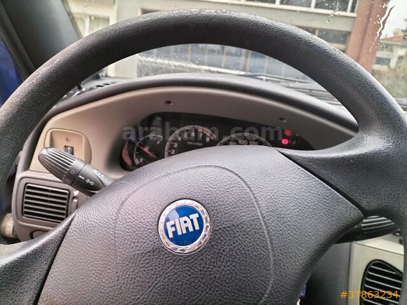 Öğretmen Sahibinden Fiat Palio 1.2 EL 2004 Model  52.500 km Mavi