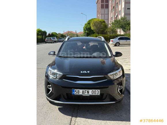 Sahibinden Kia Stonic 1.4 MPI Cool 2024 Model Sivas 22500km Siyah