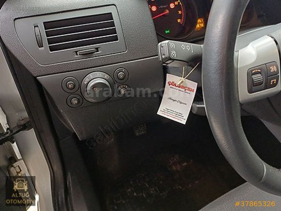 ALTUĞ OTOMOTİVDEN BAKIMLI TEMİZ ESSENTİA KONFOR 117.000KM.