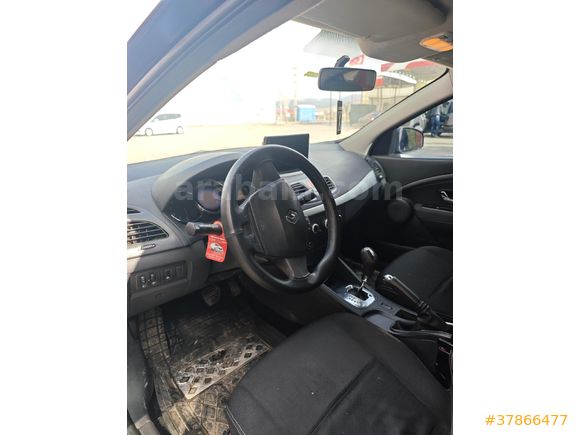 Sahibinden Renault Fluence 1.5 dCi Joy 2013 Model  297.000 km Siyah