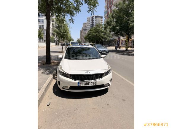 Sahibinden Kia Cerato 1.6 CRDi Prestige 2018 Model  160.000 km Beyaz