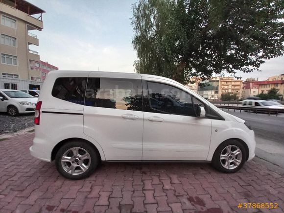 Galeriden Ford Tourneo Courier 1.5 TDCi Delux 2021 Model İstanbul