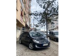 Sahibinden Hyundai Accent Blue 1.6 CRDI Mode Plus 2012 Model  213.000 km Siyah
