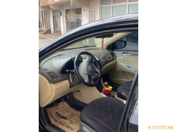 Sahibinden Hyundai Accent Blue 1.6 CRDI Mode Plus 2012 Model  213.000 km Siyah