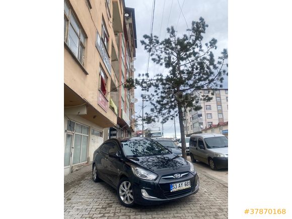 Sahibinden Hyundai Accent Blue 1.6 CRDI Mode Plus 2012 Model  213.000 km Siyah
