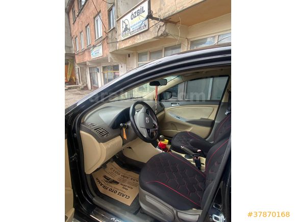 Sahibinden Hyundai Accent Blue 1.6 CRDI Mode Plus 2012 Model  213.000 km Siyah