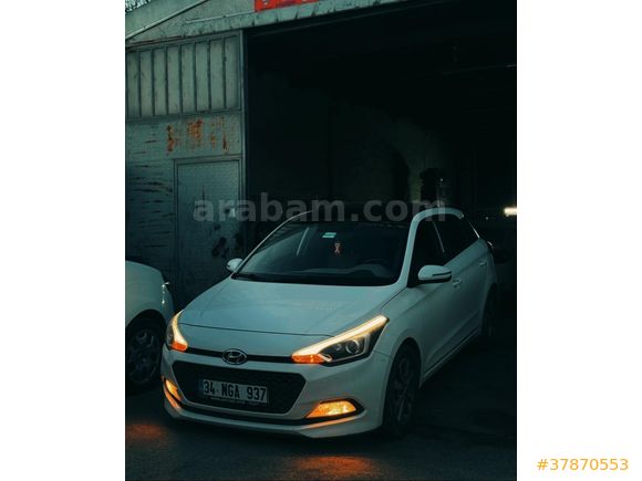 Sahibinden Cam Tavan Hyundai i20 1.4 MPI Style 2018 Model  108.000 km Beyaz