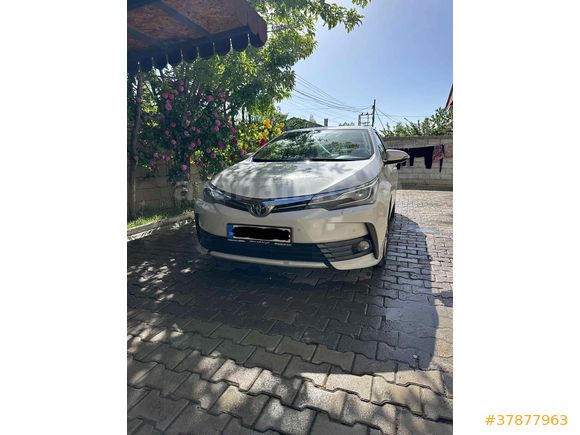 Sahibinden Toyota Corolla 1.6 Premium 50.Yıl 2017 Model   Beyaz